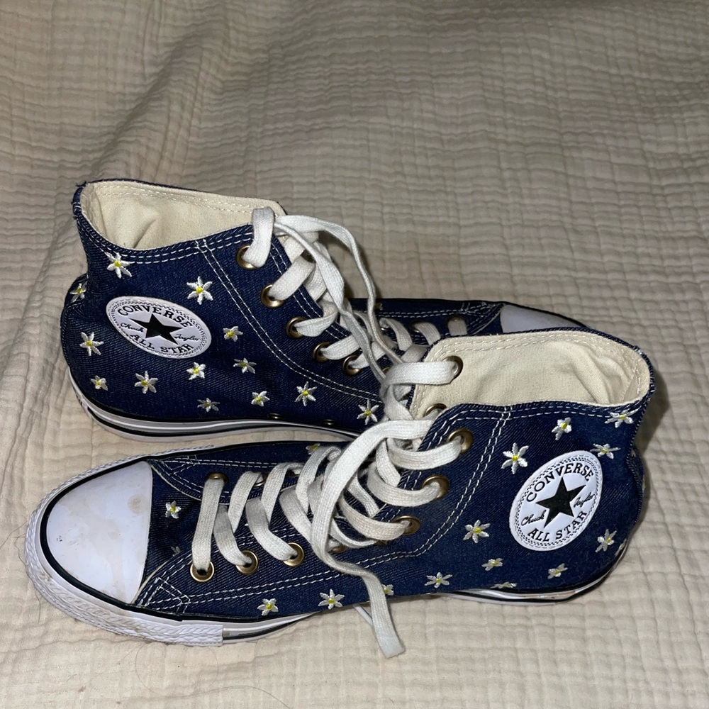 Converse sneaker